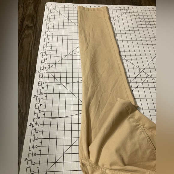 L.L. Bean Women’s Tan Size 6 MT Favorite Fit Trouser Pants - Picture 5 of 6